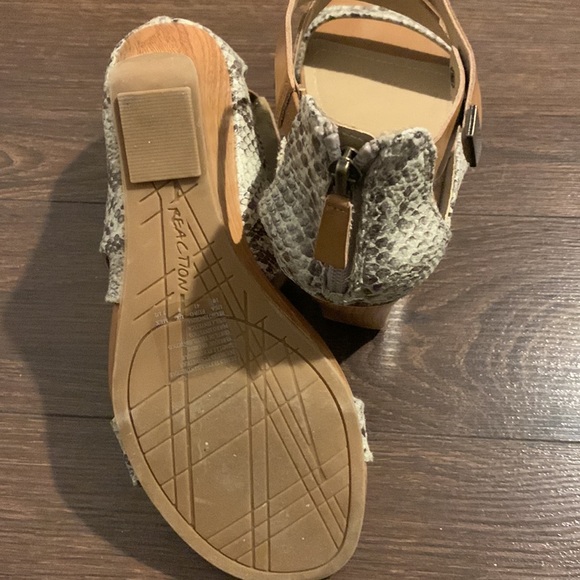 New Kenneth Cole stroppy sandals - Picture 4 of 6